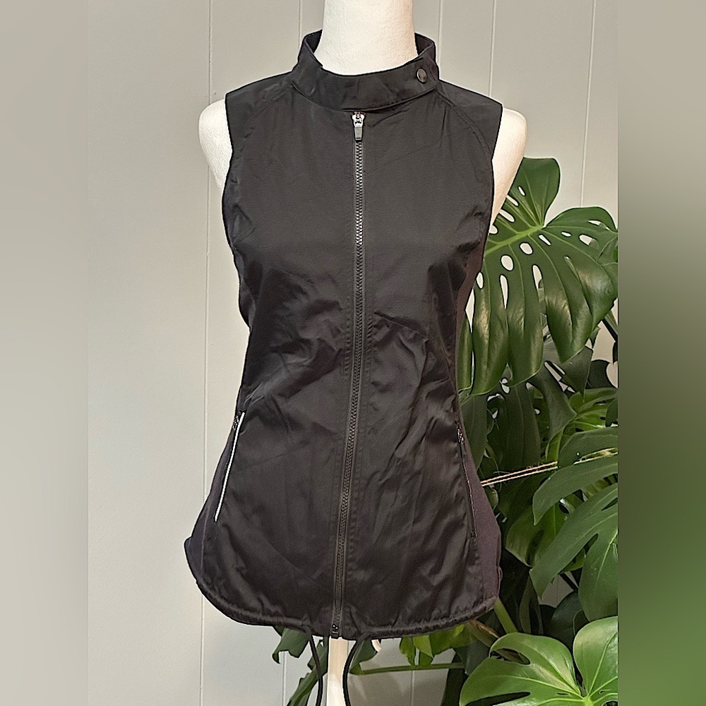 🛍️ Fabletics  VEST great condition.